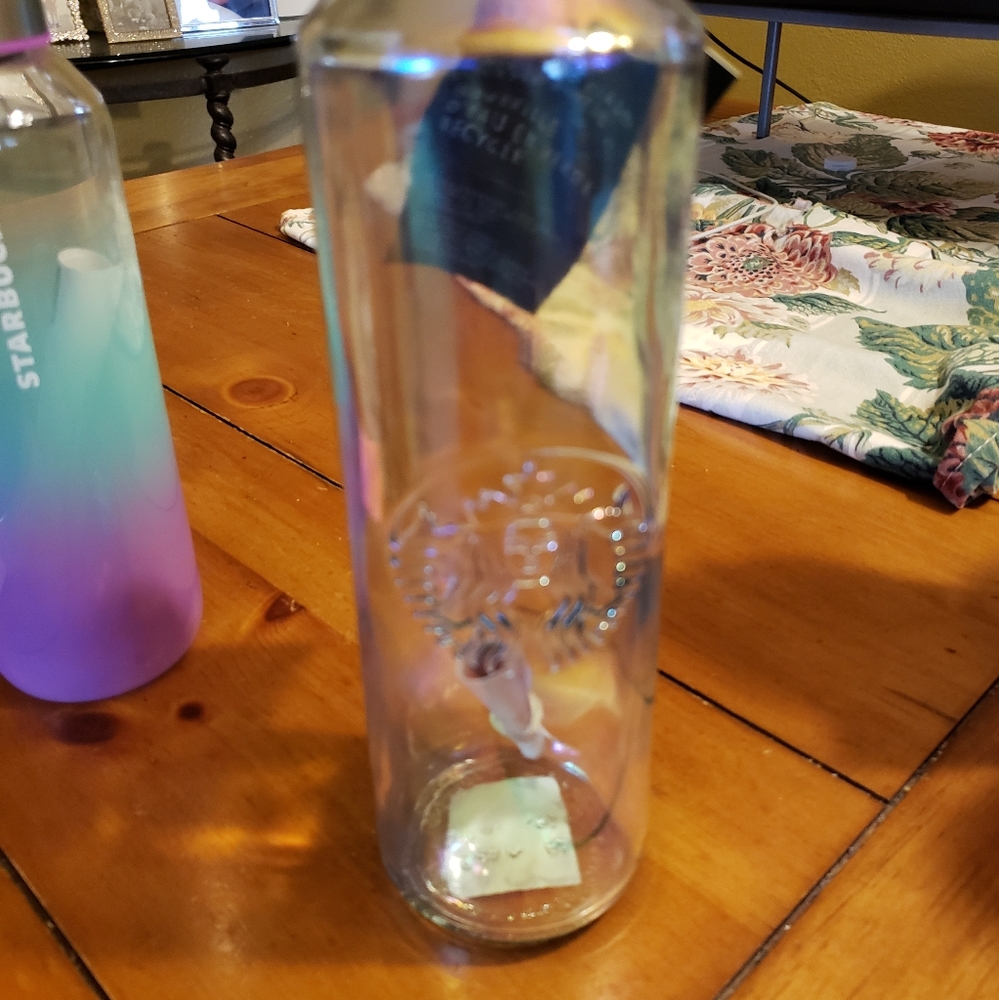 New glass 20oz water bottle